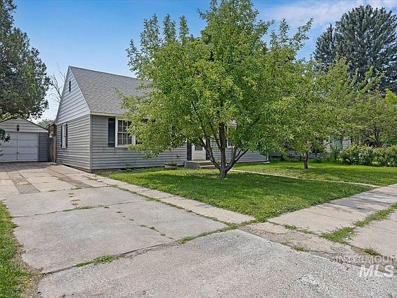 3rd image of 1530 9th Ave E