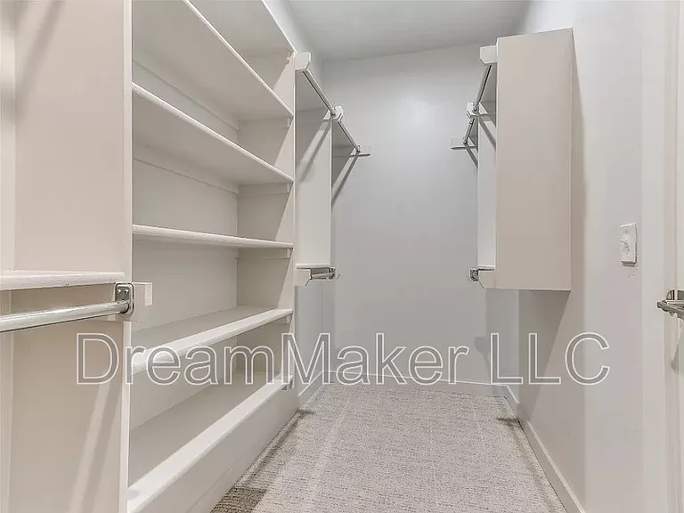 2807 Clifton Ter — Photo 37