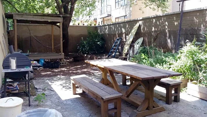 Rented by MCR Realty | media 4