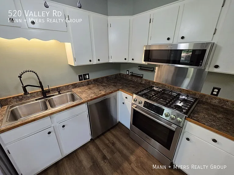 520 Valley Rd — Photo 15