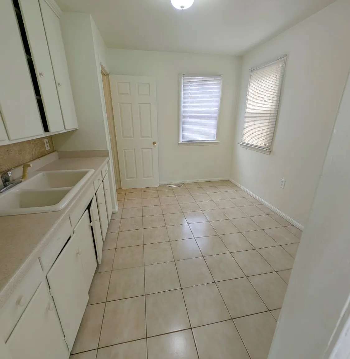 3424 West Mott Avenue - 1 — Photo 3