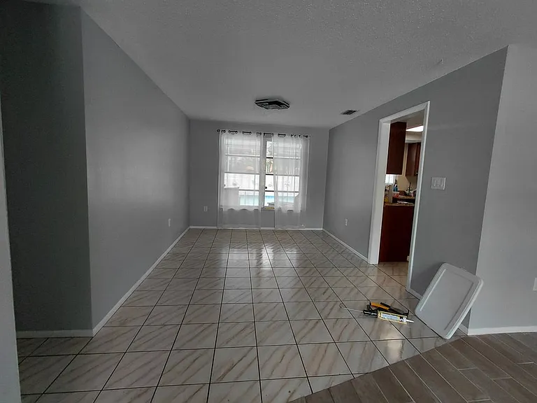 20263 Hamilton Ave — Photo 8