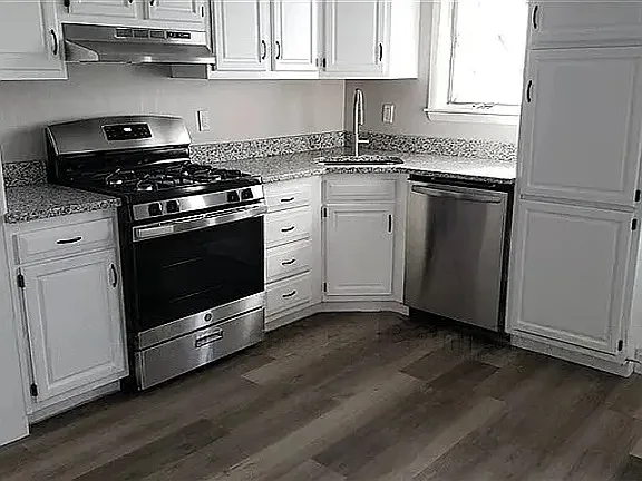 860 Cowan Ave — Photo 5
