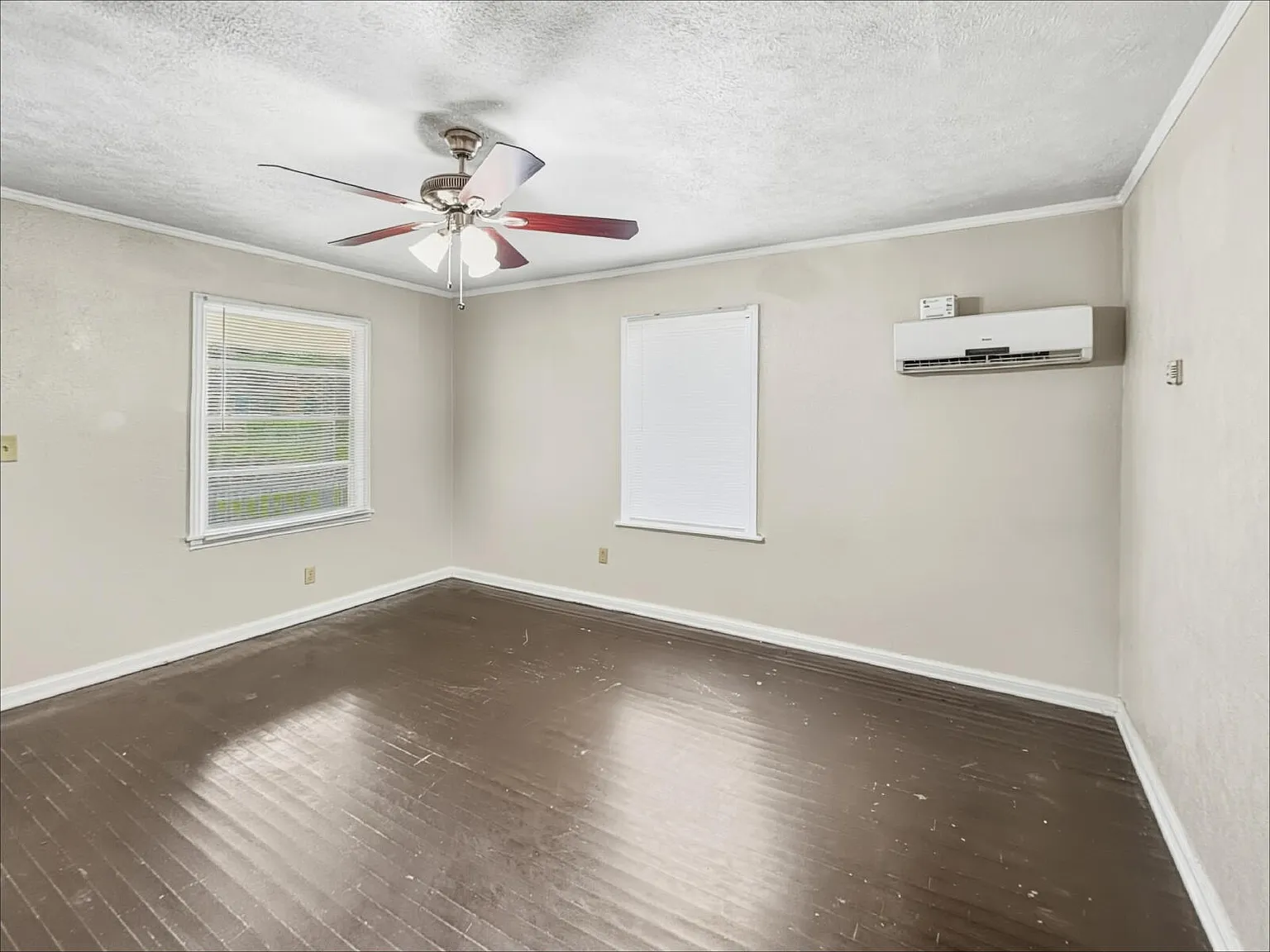 2 bed, 1.0 bath, 828 sqft, $1,350 — Photo 4