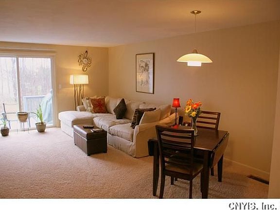 3rd image of 167 Iron Oak Cir