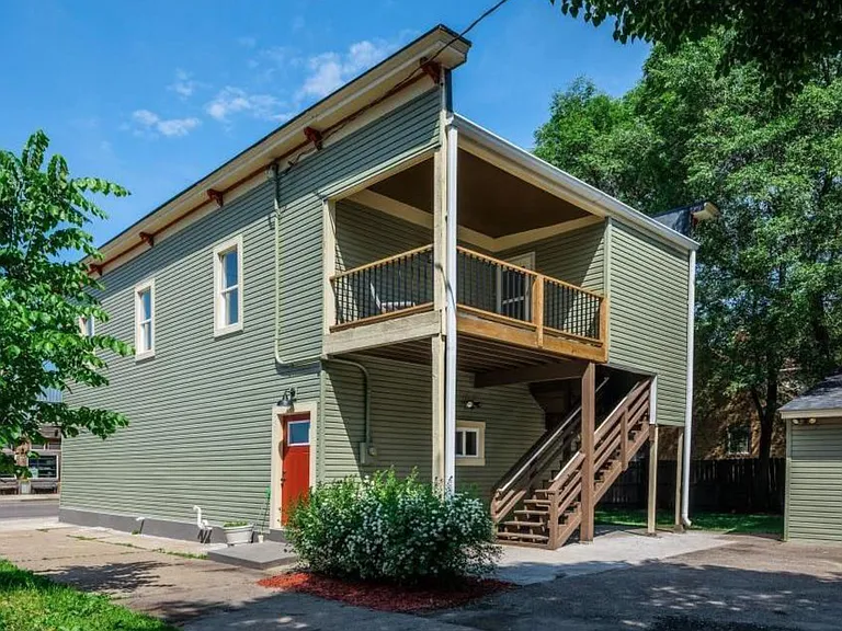 2401 University Ave NE — Photo 26