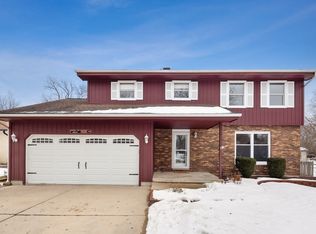 371 Everett Ave, Crystal Lake, IL 60014