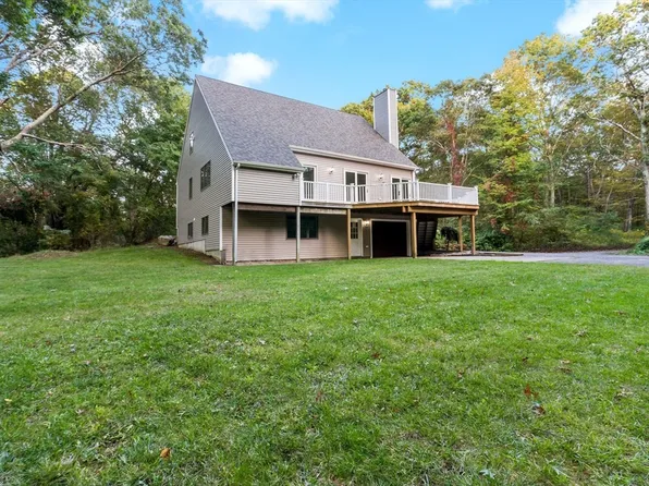 1061 Wood St, Swansea, MA 02777