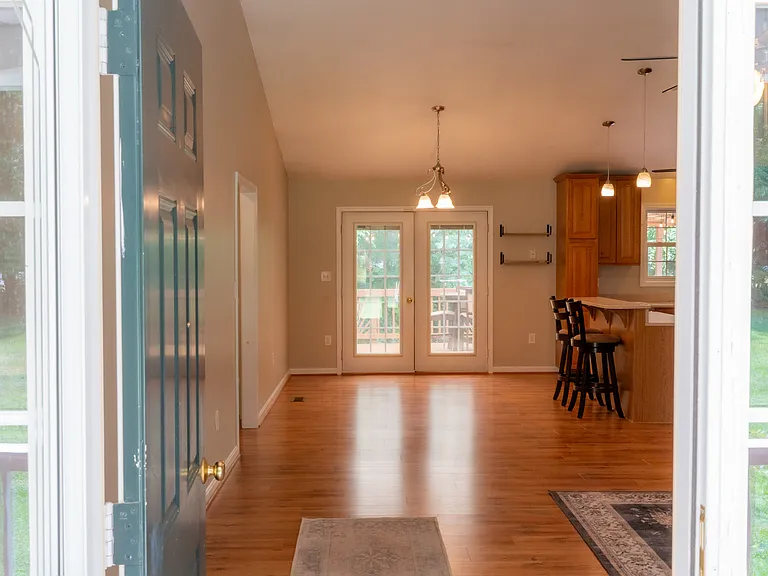8401 Kennedy Dr — Photo 57