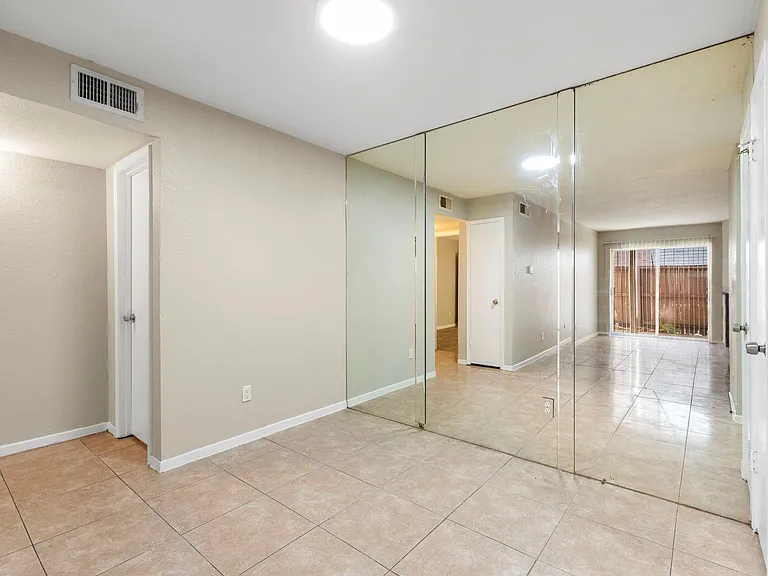 9350 Country Creek Dr #52 — Photo 12