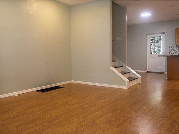 4th image of 1145 Hill St