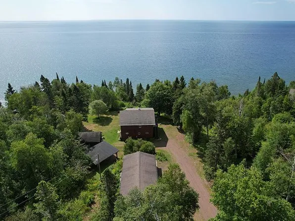 5640 County Rd 35, Lutsen, MN 55612