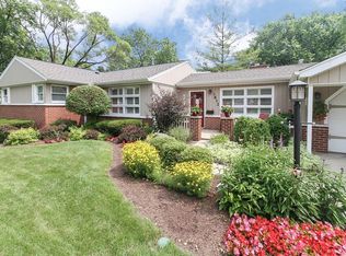 3612 Sigwalt St, Rolling Meadows, IL 60008