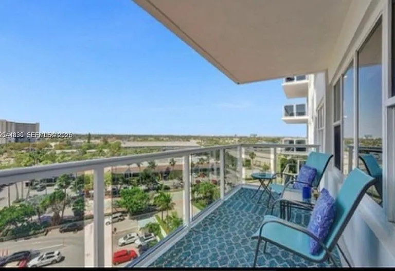 3700 Galt Ocean Dr #814 — Photo 2