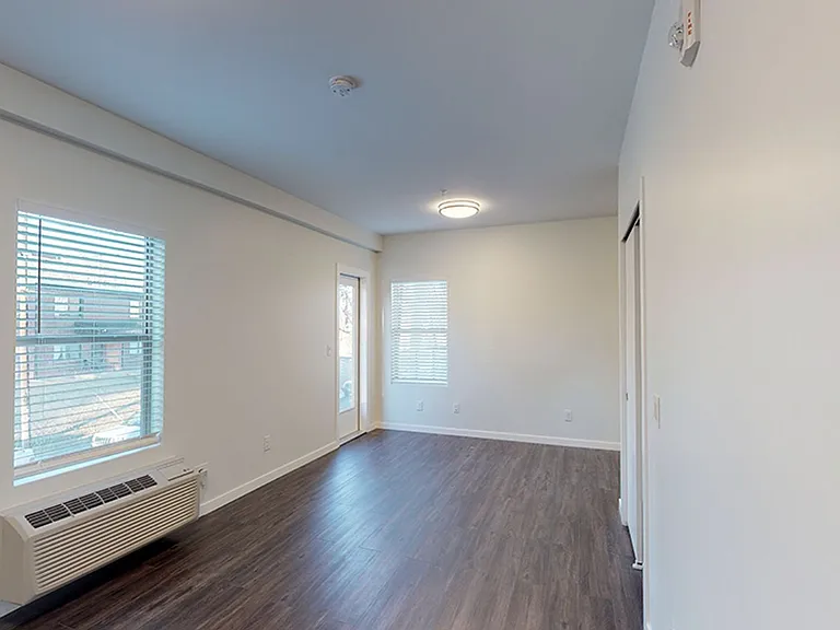 1298 Meade St — Photo 8