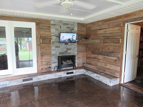 5th image of 3021 Meadowview Dr