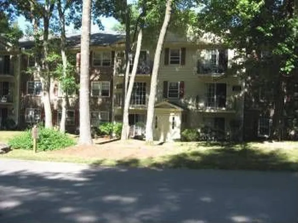 4 Autumn Leaf Dr APT 9, Nashua, NH 03060