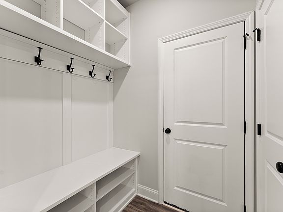 5th image of 4656 Silver Oak Dr SW