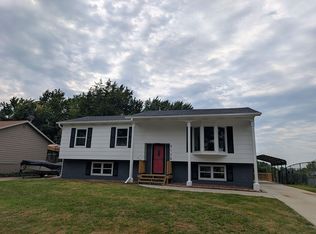 9128 Woodmayr Dr, Norwalk, IA 50211
