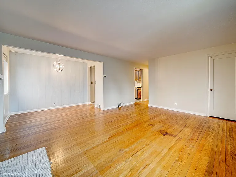 4524 N King Ct — Photo 7