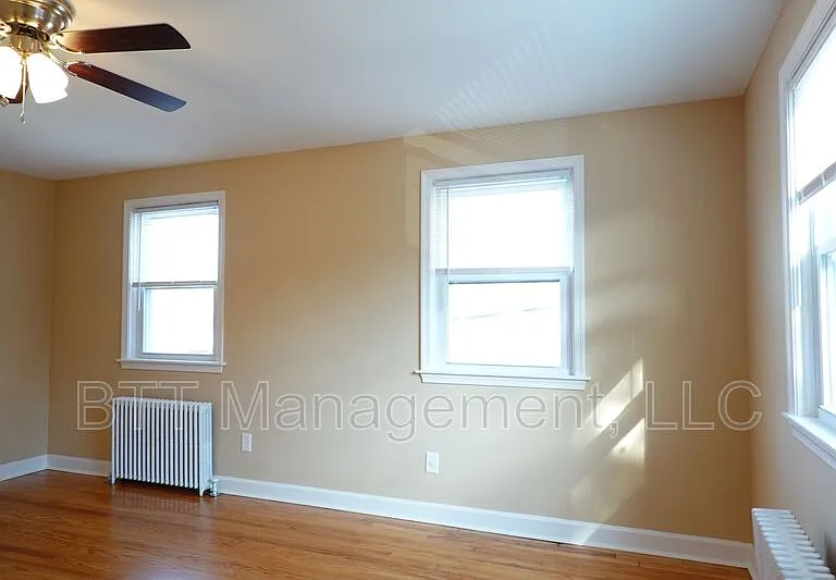8802 Plymouth St #6 — Photo 9