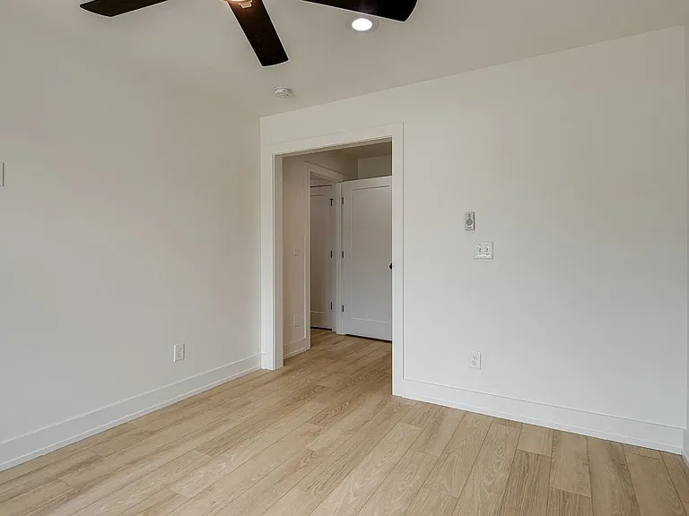 3630A Village Trl — Photo 4