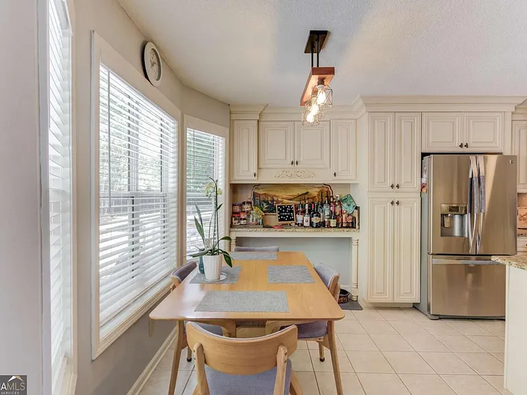 3314 Banks Mountain Dr — Photo 3