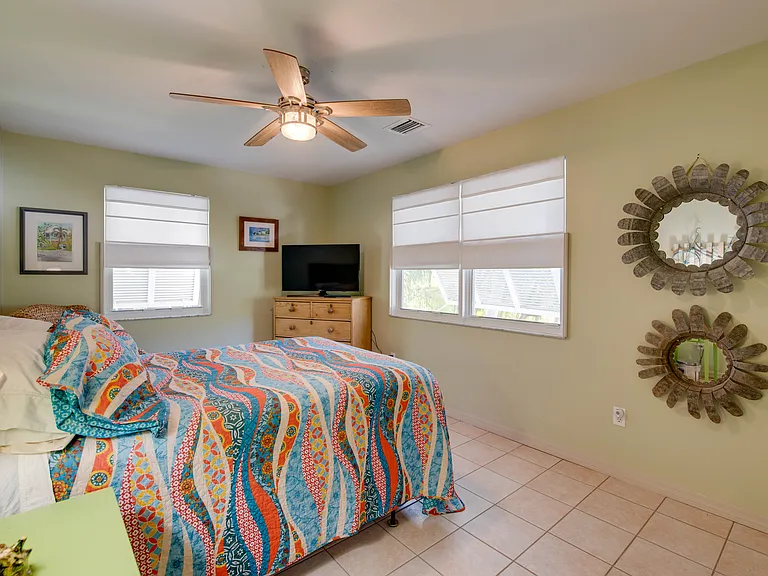 1161 Coates Ln — Photo 13