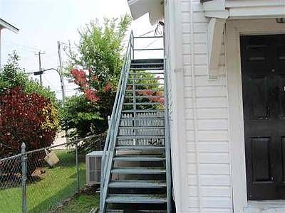 2nd image of 400 W Cheves St