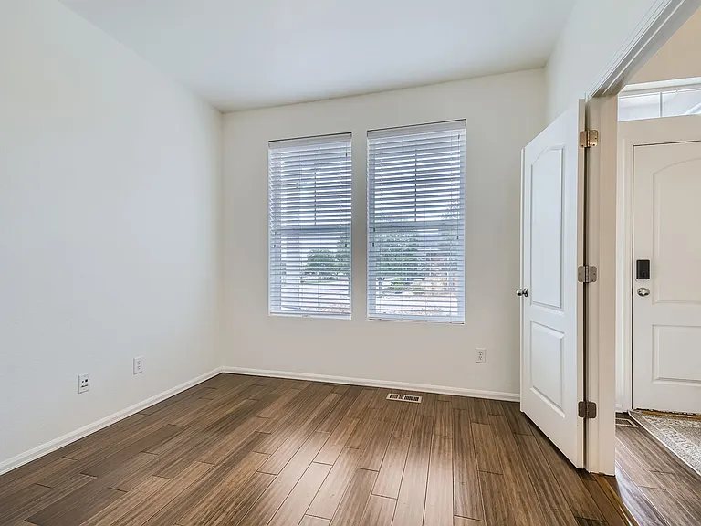 13000 Tamarac St — Photo 3