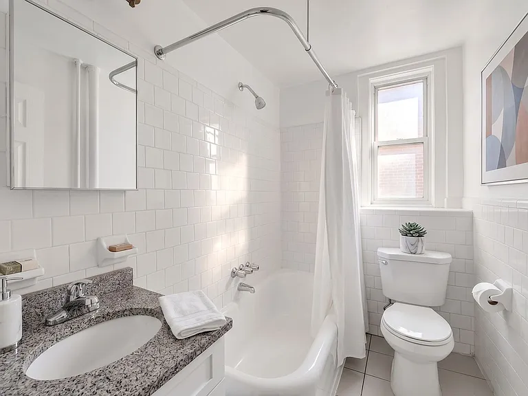 1640 Ocean Pkwy #D21 — Photo 4