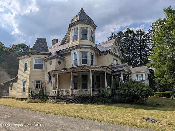 5th image of 525 N Center St