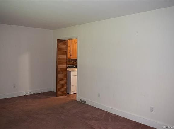 5th image of 6201 Dale Ave