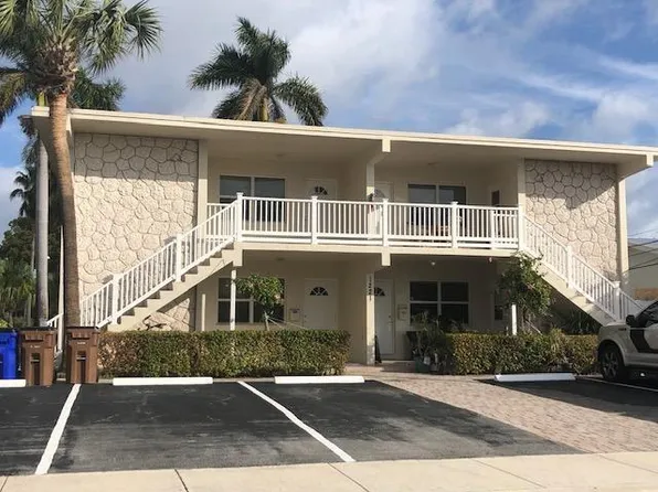 1221 SE 3rd St #4, Deerfield Beach, FL 33441