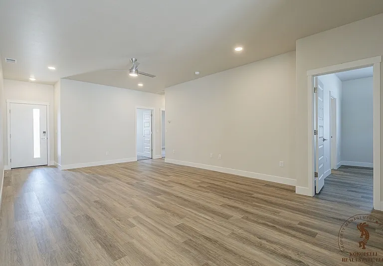 2454 Hamilton Rd #B — Photo 2