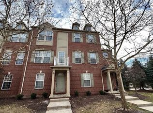 44737 Gwinnett Loop #67, Novi, MI 48377