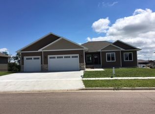 2023 Larkspur Ridge Dr, Brookings, SD 57006