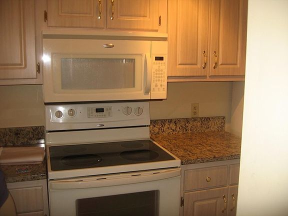 5th image of 58 Highwood Dr