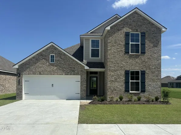111 Belle Lake Dr, Lafayette, LA 70506