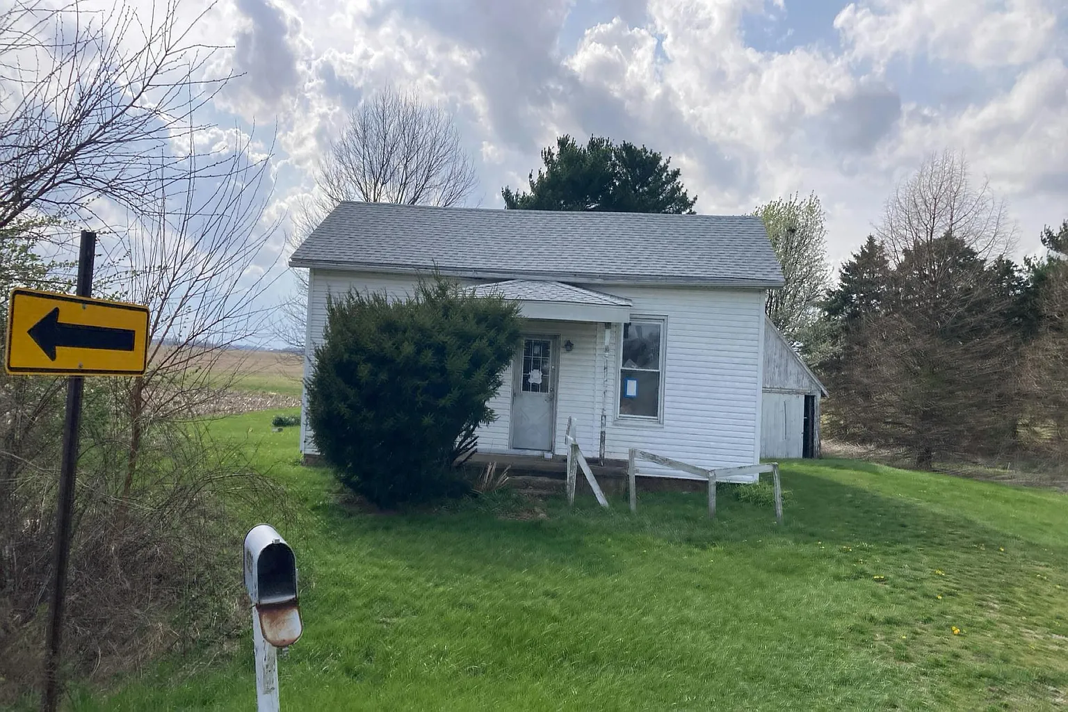 4585 N Manlove Park Rd photo 1
