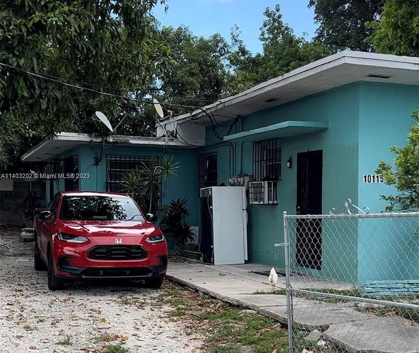 2nd image of 10115 NW 10th Ave