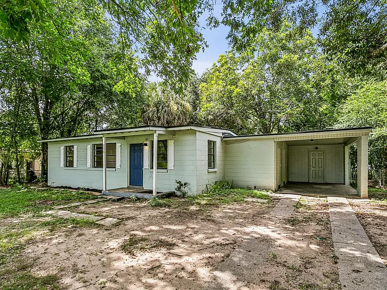 206 Edison Dr — Photo 3