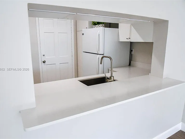 9611 SW 77th Ave #206A — Photo 5