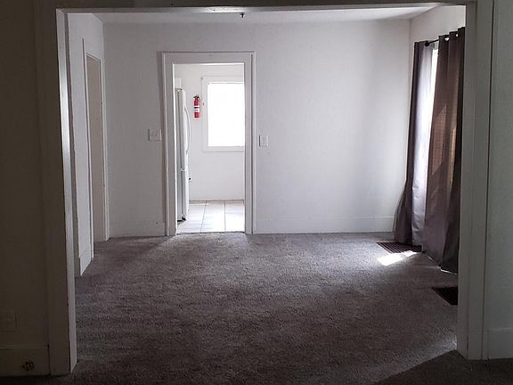 5th image of 1016 E Alcott St