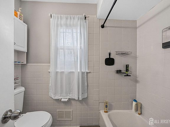 3rd image of 308 Columbus Pl