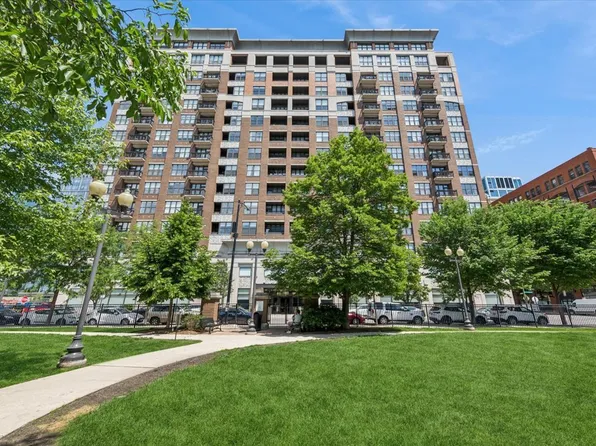 849 N Franklin St Unit 1121, Chicago, IL 60610
