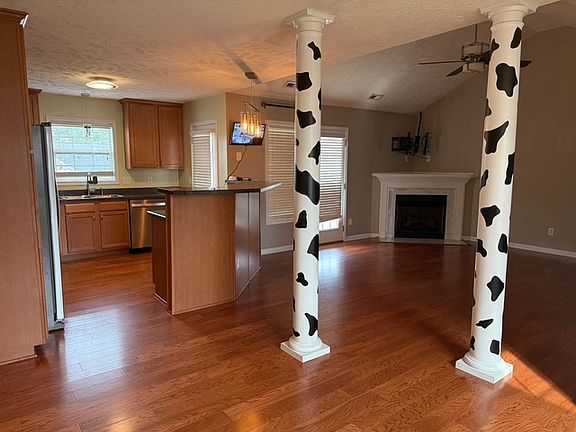 4th image of 5012 Windflower Dr