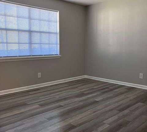 3rd image of 1002 Willow Dr APT 79