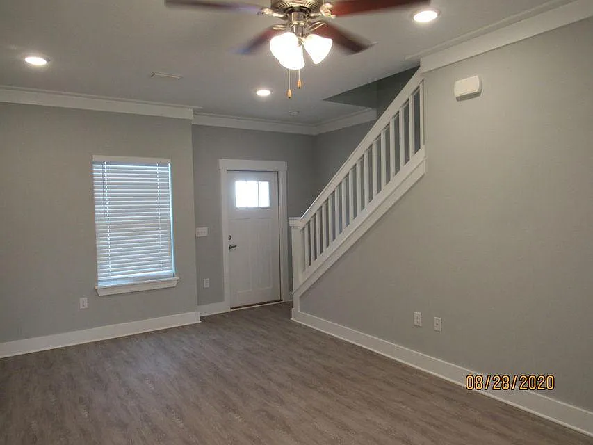 2 bed, 2.5 bath, 1128 sqft, $1,675 — Photo 4