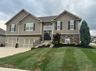 4206 Stonegate Dr, Saint Joseph, MO 64505